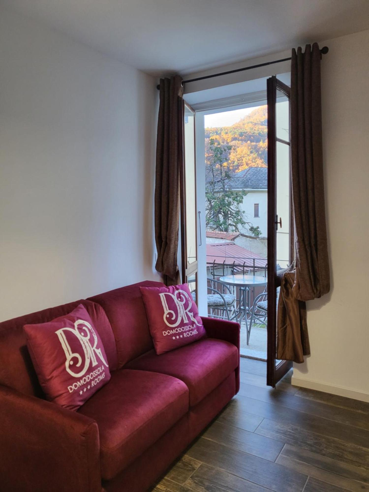 Alloggio Delizioso Domodossola Rooms Exterior photo