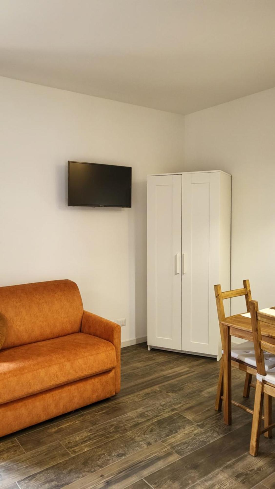 Alloggio Delizioso Domodossola Rooms Exterior photo